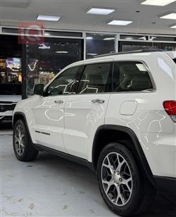 جیپ گراند شیرۆکی